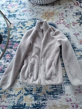 Uniqlo Women's Full-Zip Sherpa Jacket in Light Gray